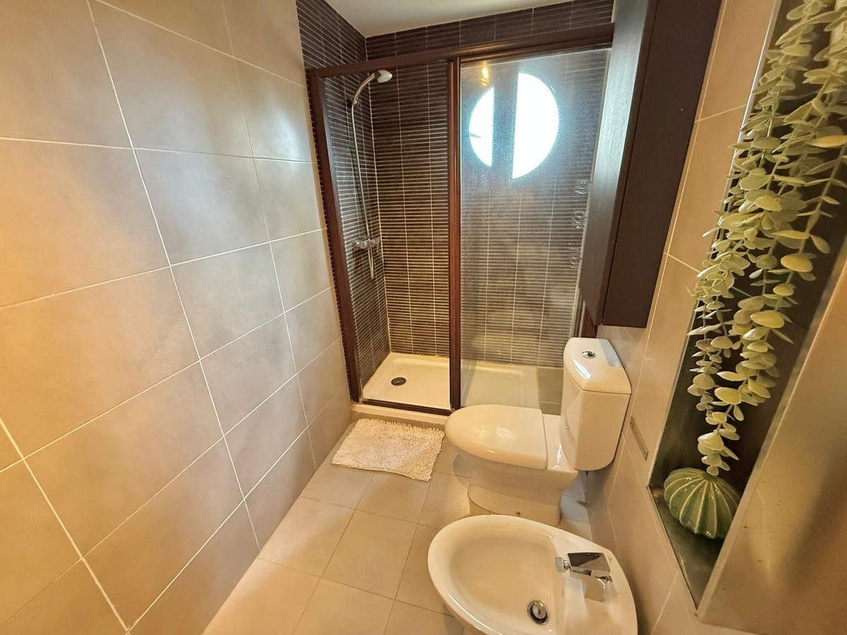 0ac49d12bcf4763fbebe2a00211d0409 - 24