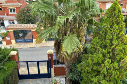 0b3d720509755e7101b5c5ff539e153b - 51