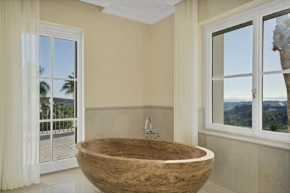 0b64c11e018436db972345200e472bfe - 17