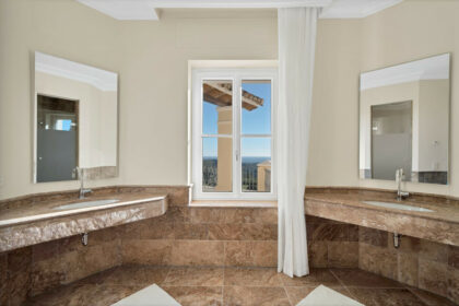 0b64c11e018436db972345200e472bfe - 20