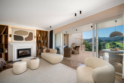 0bd500716295c374c78825425487cedb - 9