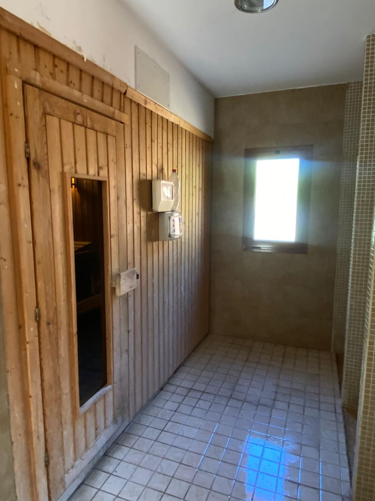 0c04e117102f54acd07c705b18c4f30f - 24