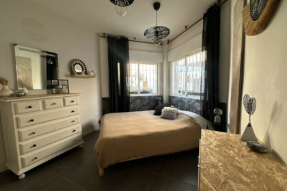 0c0fd95ceb7e4dd48cd951403f985fba - 20