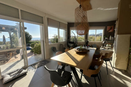 0c0fd95ceb7e4dd48cd951403f985fba - 9