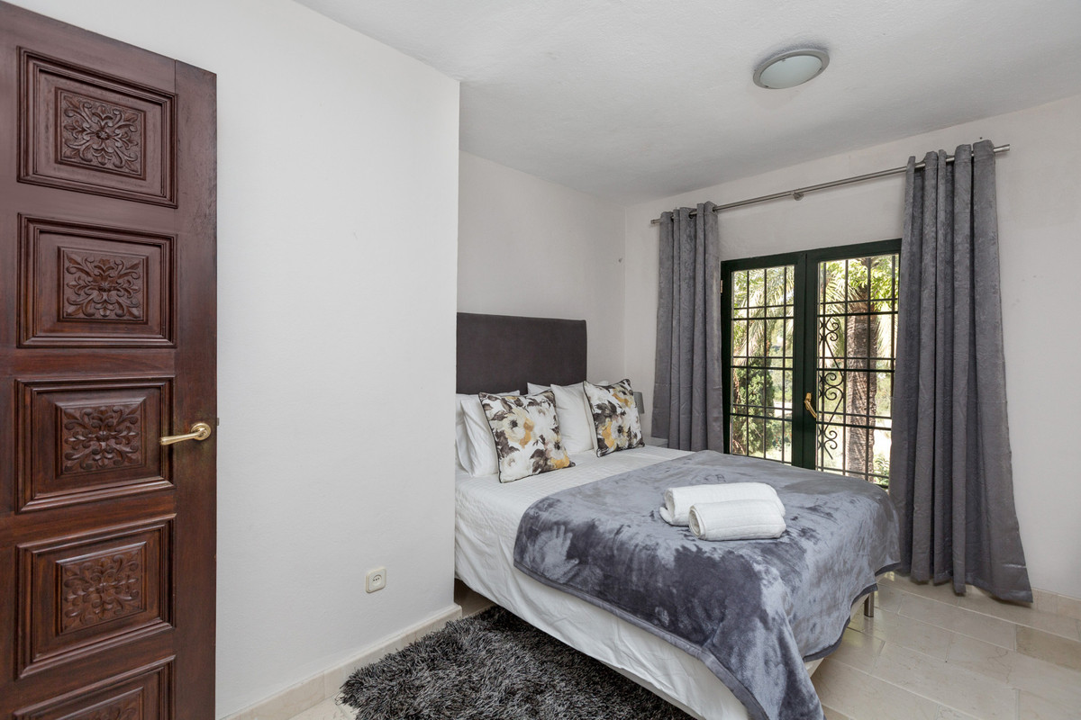 0c95f256ba08643ddd49c1a7ae1cd0a0 - 17