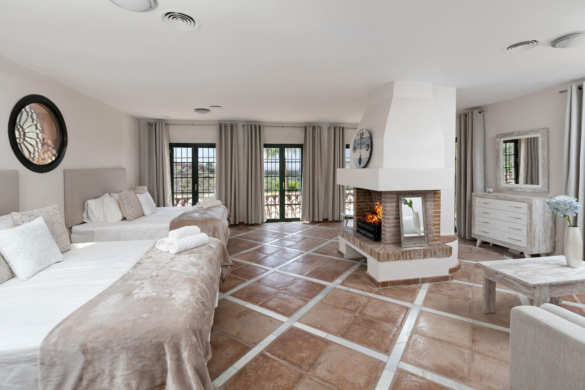 0c95f256ba08643ddd49c1a7ae1cd0a0 - 21