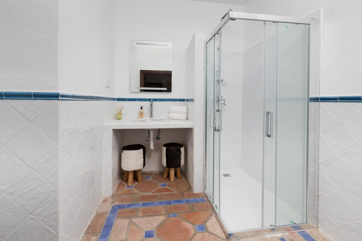 0c95f256ba08643ddd49c1a7ae1cd0a0 - 28