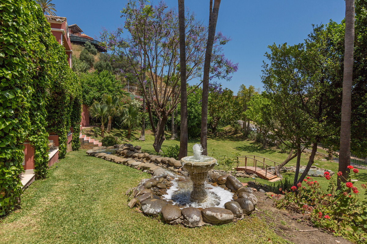 0c95f256ba08643ddd49c1a7ae1cd0a0 - 42