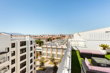 0cea51ec49221d17a9d9fcd66fb67b9d - 18