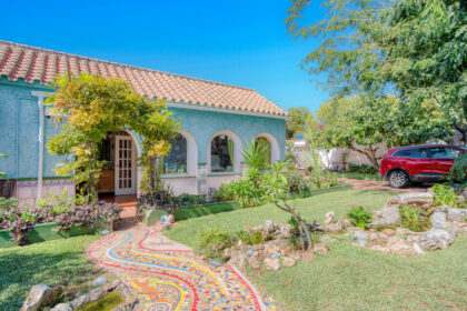 0d310ae86b57ca3b5e5e3dac63a4006e - 1