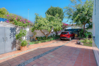 0d310ae86b57ca3b5e5e3dac63a4006e - 11