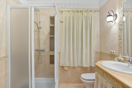 0d310ae86b57ca3b5e5e3dac63a4006e - 27