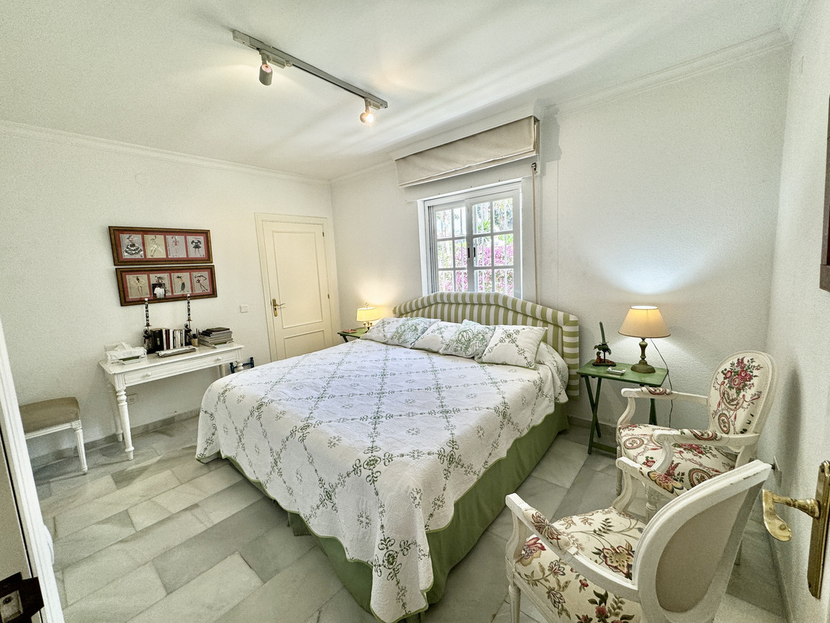 0e369bb3dc9236bf82a603e44a22c4cc - 10