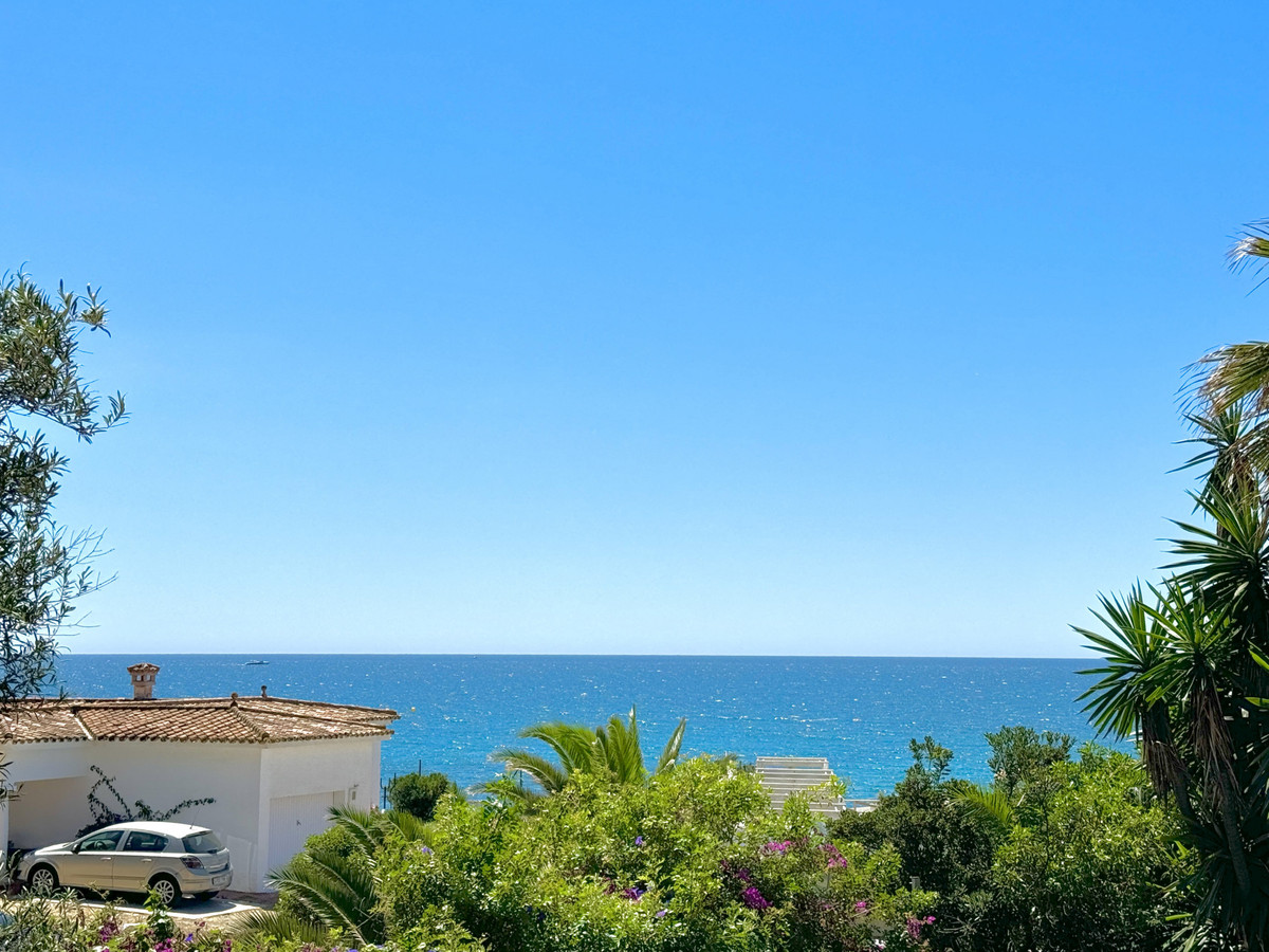 0e369bb3dc9236bf82a603e44a22c4cc - 16