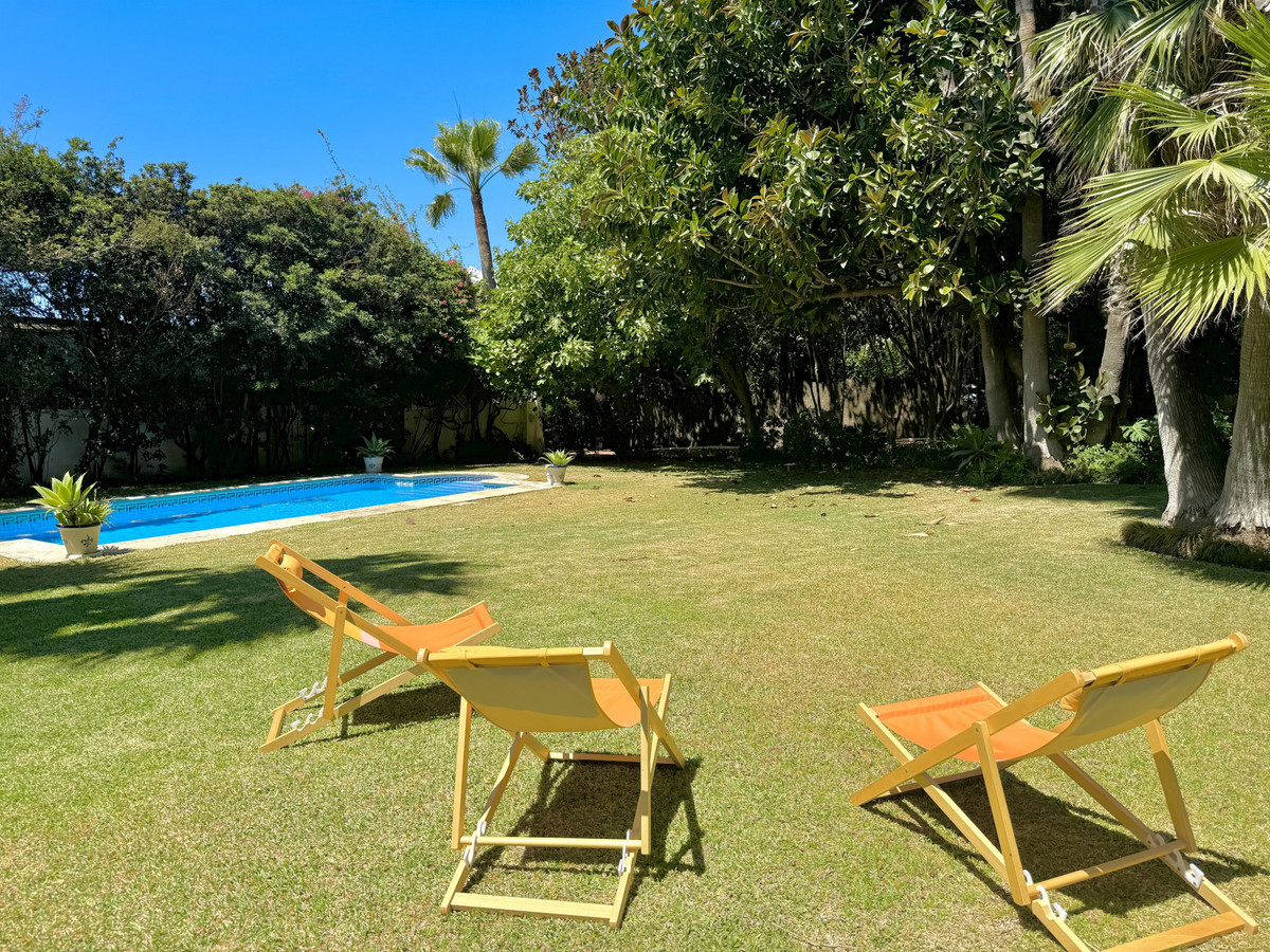 0e369bb3dc9236bf82a603e44a22c4cc - 21