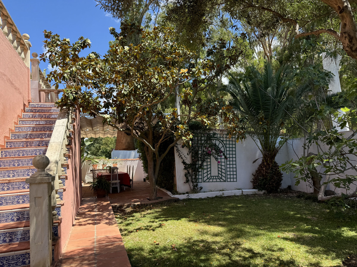 0e369bb3dc9236bf82a603e44a22c4cc - 27