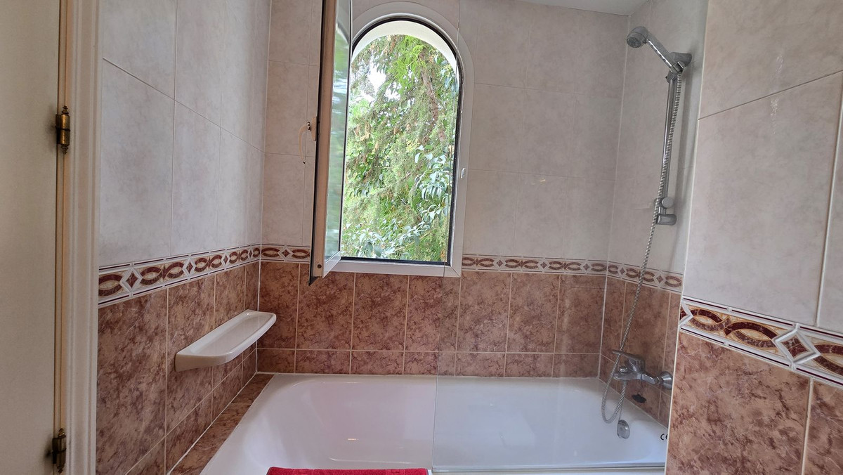 0e3d1901e84ae190c74f8b34581724bd - 17