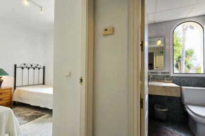 0e3d1901e84ae190c74f8b34581724bd - 18