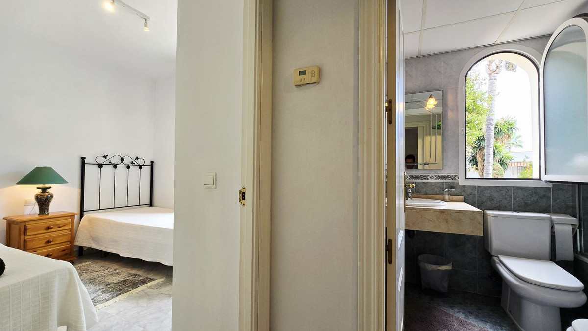 0e3d1901e84ae190c74f8b34581724bd - 18