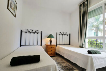 0e3d1901e84ae190c74f8b34581724bd - 19