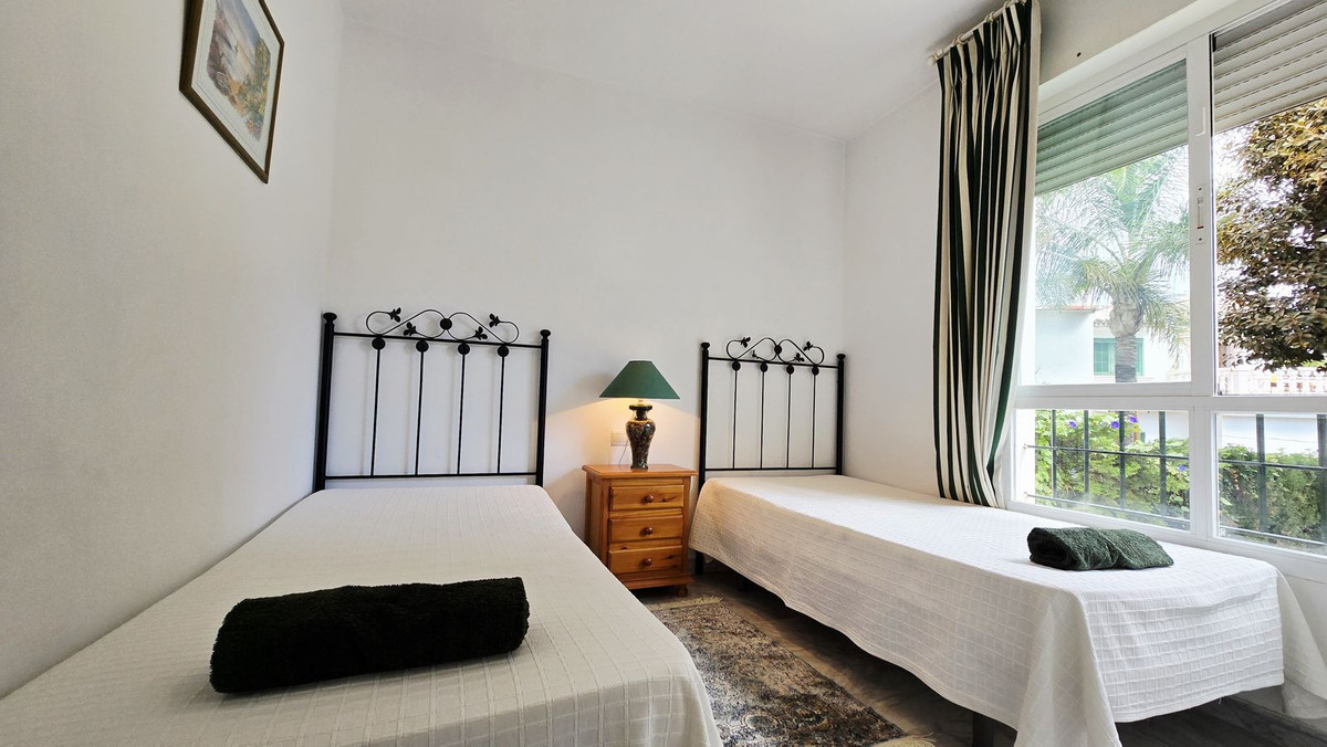 0e3d1901e84ae190c74f8b34581724bd - 19