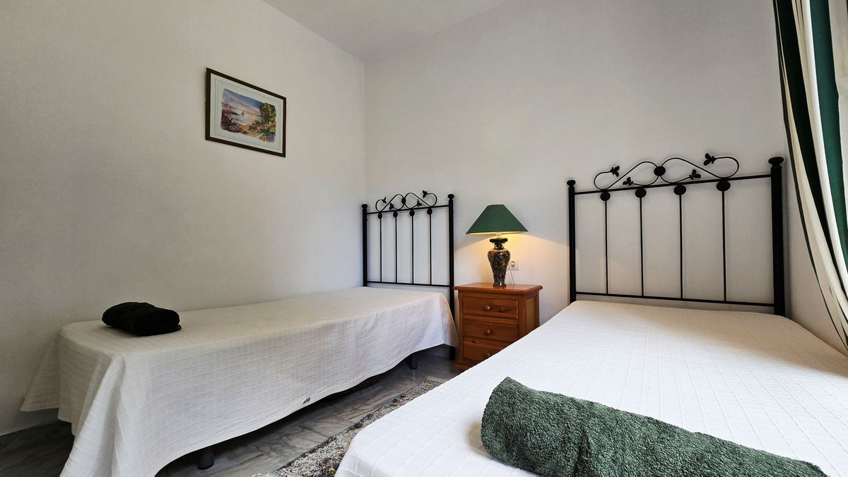 0e3d1901e84ae190c74f8b34581724bd - 20