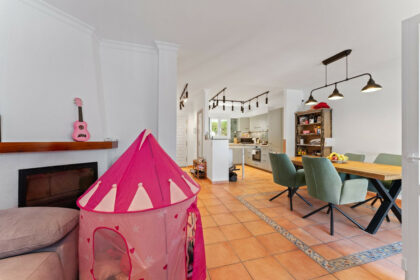 0eb8c7eda8d21a7f1c187d8eb9e50bd6 - 12