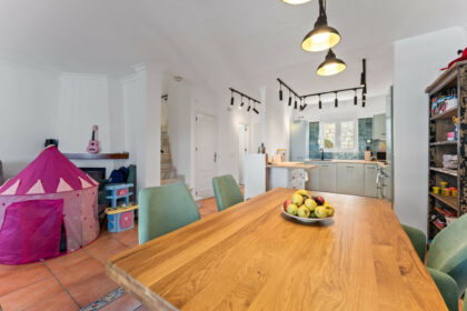 0eb8c7eda8d21a7f1c187d8eb9e50bd6 - 15