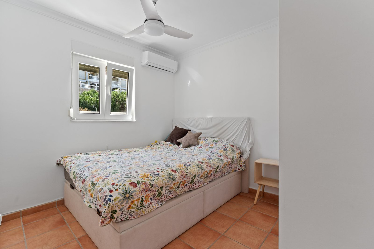 0eb8c7eda8d21a7f1c187d8eb9e50bd6 - 25