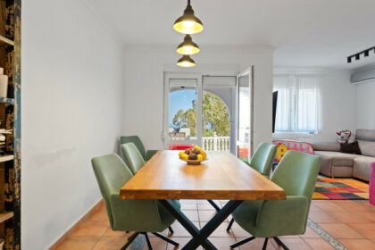 0eb8c7eda8d21a7f1c187d8eb9e50bd6 - 4