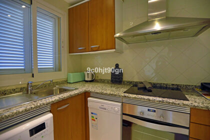 0f0009575671f533381bbc9e19f19e22 - 14