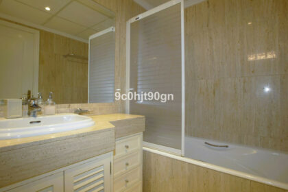 0f0009575671f533381bbc9e19f19e22 - 8