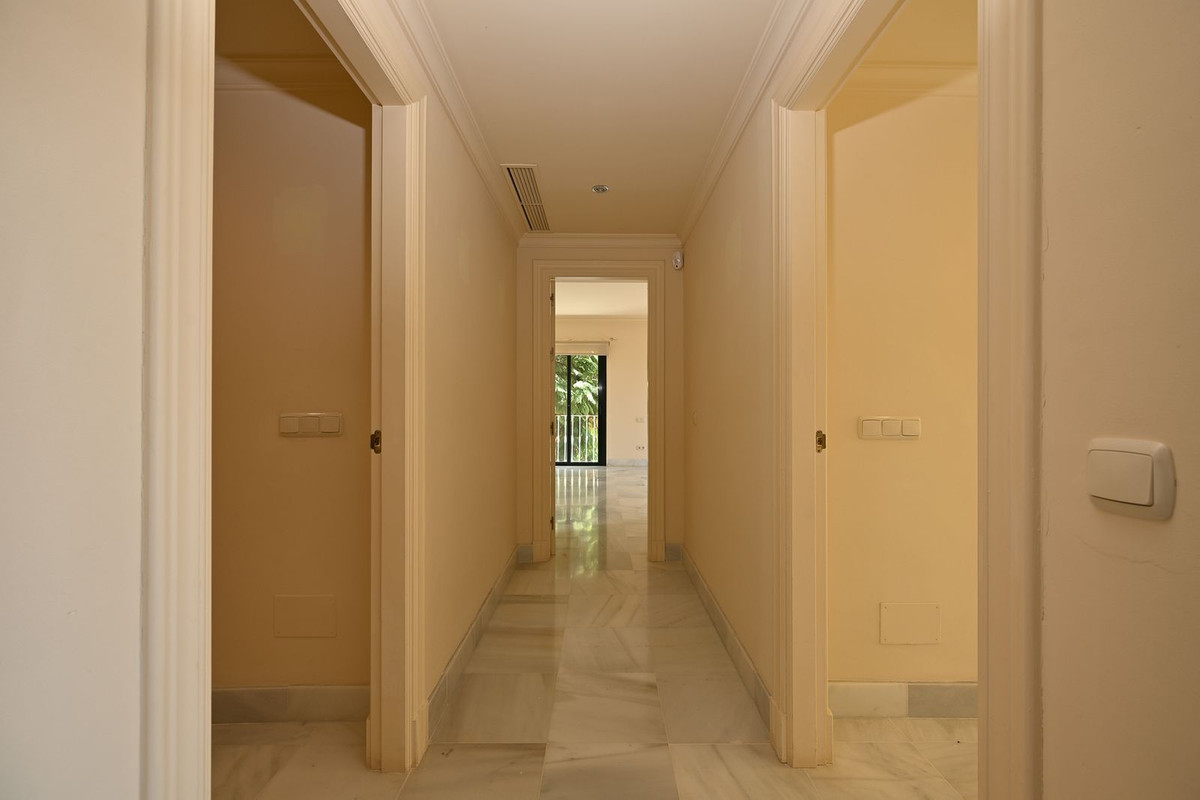 114e4d27e3d1b326ffc277a344f0a963 - 12