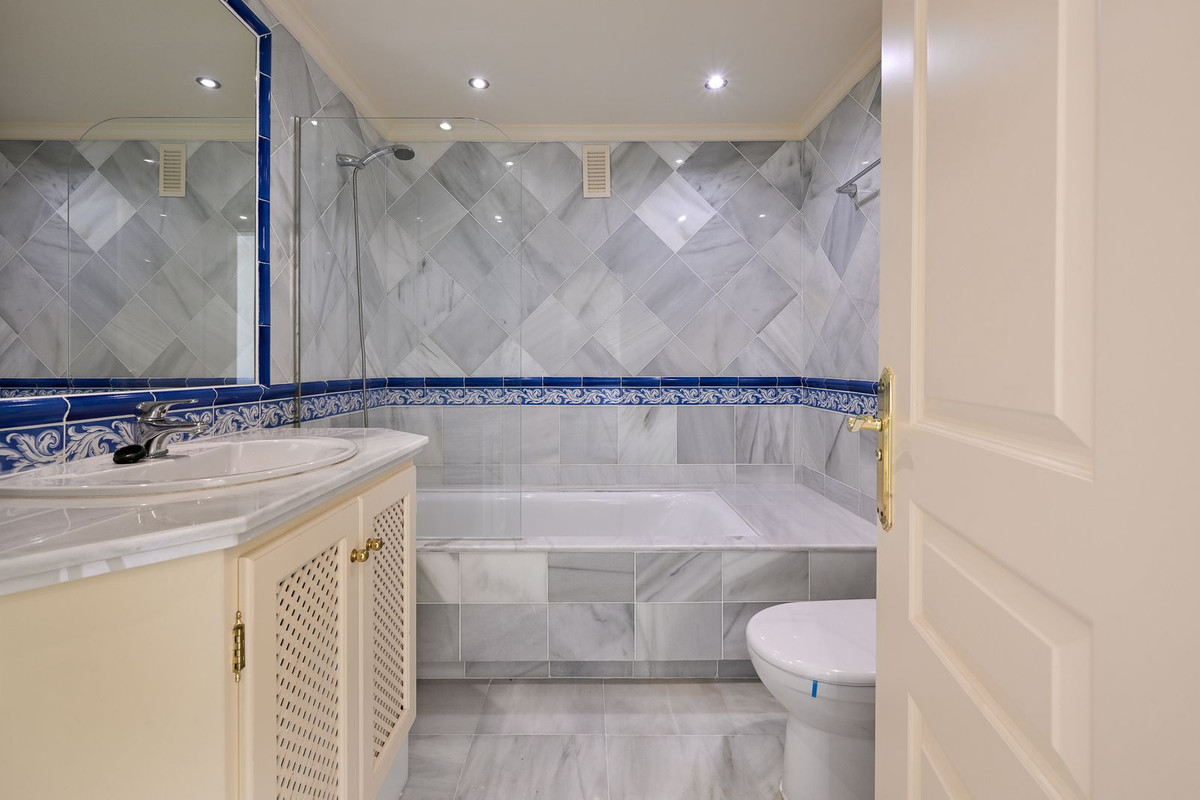 114e4d27e3d1b326ffc277a344f0a963 - 15