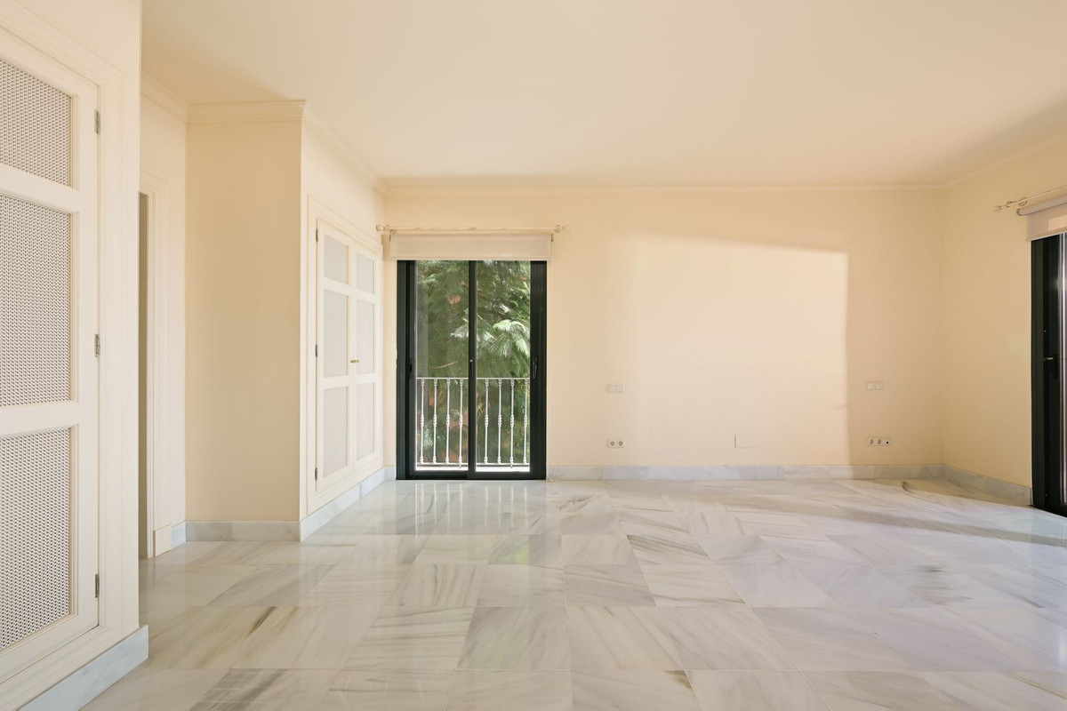 114e4d27e3d1b326ffc277a344f0a963 - 18