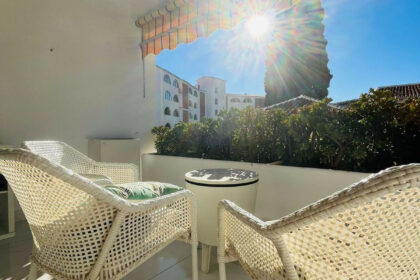 116ebcc27aed845d7d3ca99d788a0e42 - 1