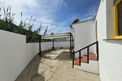 119c24bb806c4bb06ee10ed27e8af584 - 18