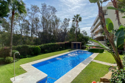 1300b8fbf5e1a5d45d5de415d3e40421 - 1