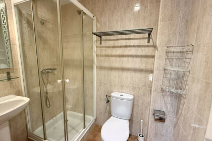 1300b8fbf5e1a5d45d5de415d3e40421 - 15