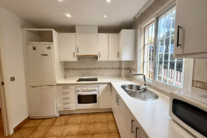 1300b8fbf5e1a5d45d5de415d3e40421 - 7