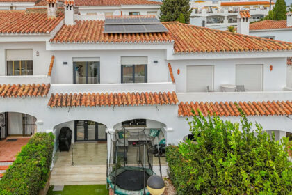 1407e812f2c713b0b973330ff7f4b3e4 - 1