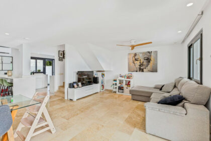 1407e812f2c713b0b973330ff7f4b3e4 - 5