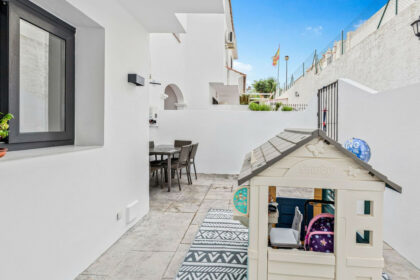 1407e812f2c713b0b973330ff7f4b3e4 - 9