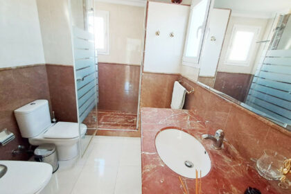 142a6396e1207a7d3059bc3e6918f47c - 24