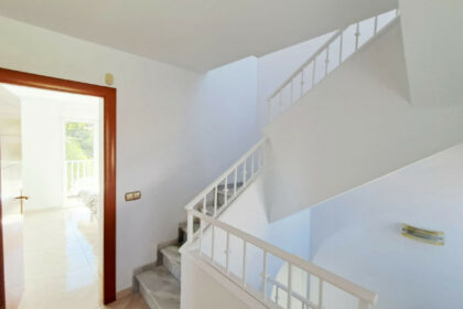 142a6396e1207a7d3059bc3e6918f47c - 35