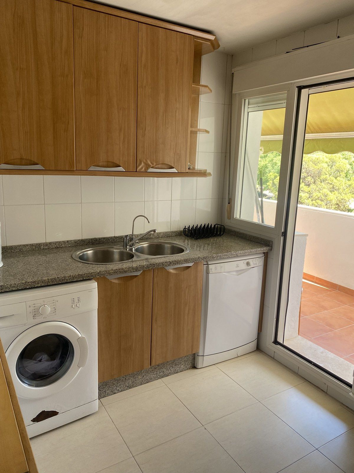 146d2e7b9f8d72f53408d014b420fd9e - 14