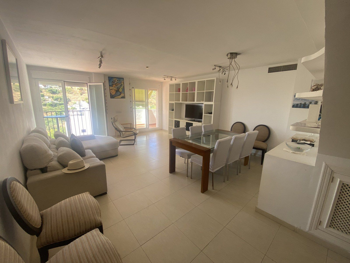 146d2e7b9f8d72f53408d014b420fd9e - 30