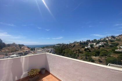 146d2e7b9f8d72f53408d014b420fd9e - 50