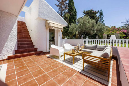 14c364f64920b009365d62b27cd953af - 16