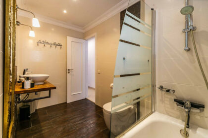 14c364f64920b009365d62b27cd953af - 28